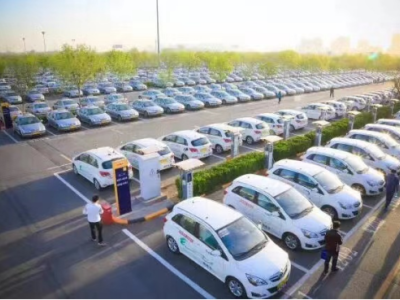  東方時尚駕校練車可以帶朋友嗎現在還能練嗎？