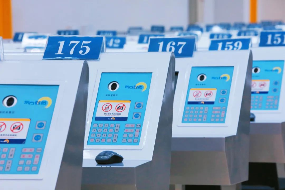 「東方時(shí)尚駕校」