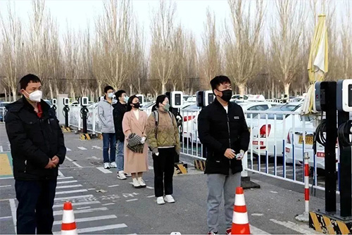 「東方時尚駕校」