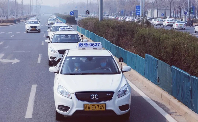 東方時尚駕校調(diào)查了ChatGPT學(xué)車人都關(guān)心什么事情