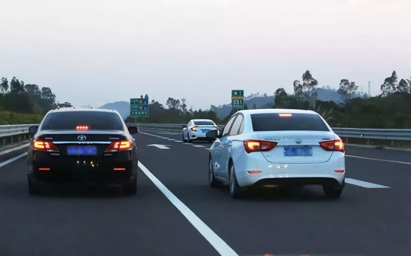 先進設(shè)備：領(lǐng)跑行業(yè) 保駕護航