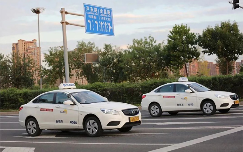 老人學(xué)車年齡限制嗎？