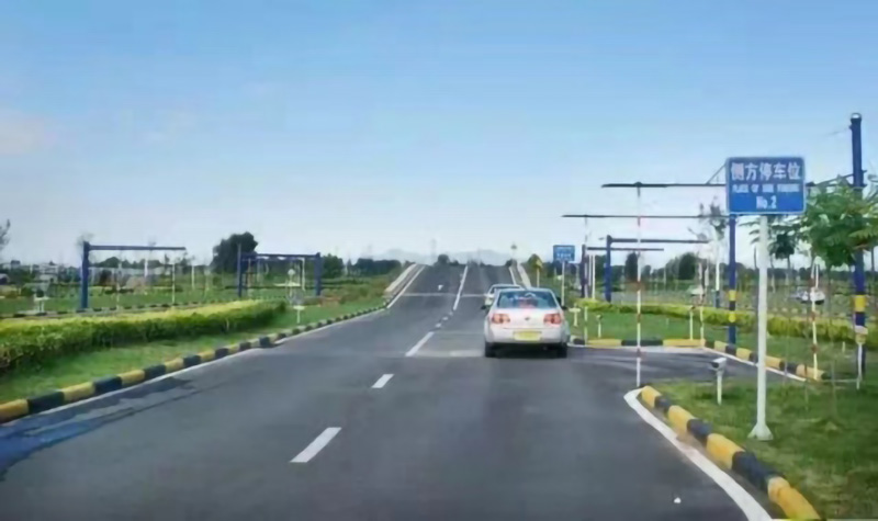 北京東方時尚駕校學員考試